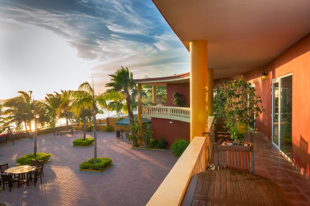 Aruba Surfside Marina Hotel โอรันเยสตัด ภายนอก รูปภาพ
