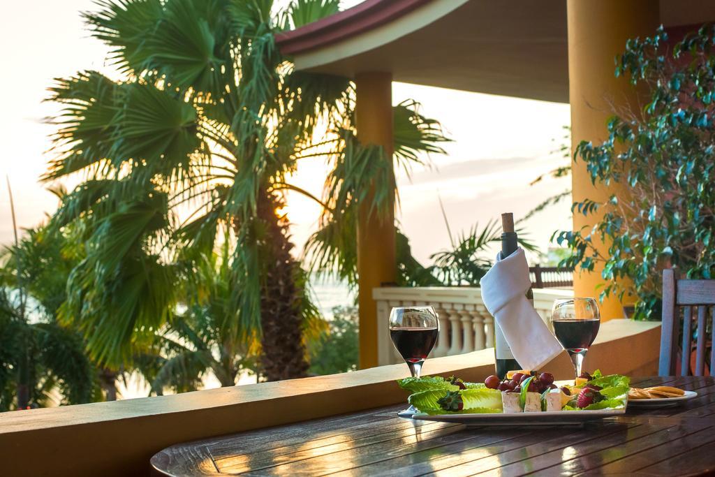 Aruba Surfside Marina Hotel โอรันเยสตัด ภายนอก รูปภาพ